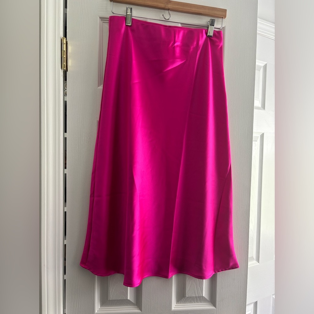 Chic Pink Satin Midi Skirt